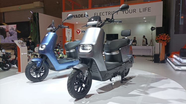 Dua model motor listrik Yadea dari Indomobil Group yang dihadirkan untuk pasar Indonesia