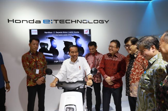 Pameran IIMS 2023: Honda Bawa Kejutan Luncurkan Motor Penjelajah Hingga Motor Listrik
