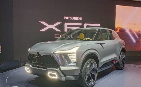 Dengan desain dan teknologi yang diadopnya, Mitsubishi XFC Concept kelak akan jadi game changer segmen kendaraan SUV Compact di Indonesia. (foto : budi santen)