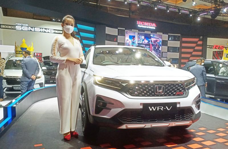 Honda WR-V berkontribusi terhadap peningkatan SPK Honda di pameran otomotif IIMS 2023. (foto : budsan)
