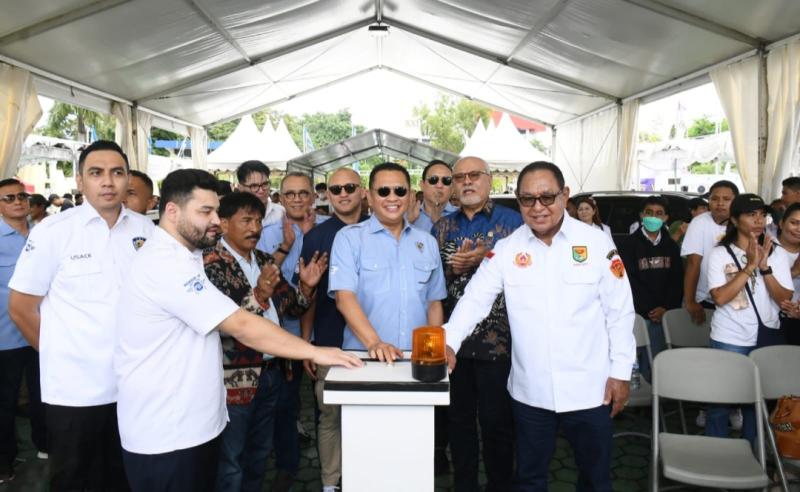 Bamsoet melantik Gavriel Putranto Novanto sebagai Ketua IMI Provinsi NTT di Kota Kupang sekaligus membuka NTT Festival Otomotif 2023