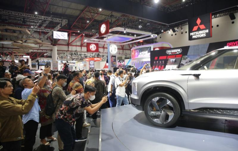 Mitsubishi Motors raih capaian positif dengan membukukan 1.738 unit Surat Pemesanan Kendaraan di pameran otomotif IIMS 2023, JI Expo Kemayoran Jakarta