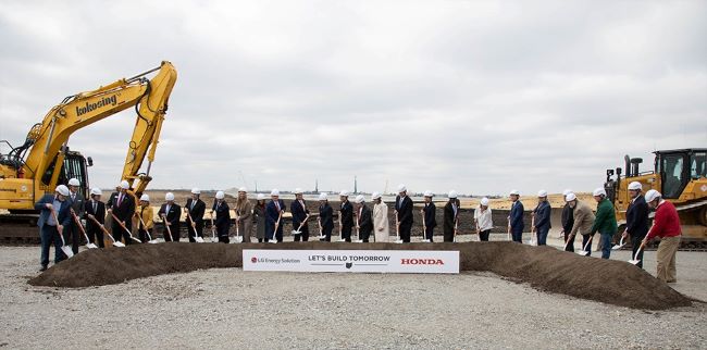 Seremoni peletakan baru pertama pembangunan pabrik baterai Honda dan LG Energy Solution di Amerika
