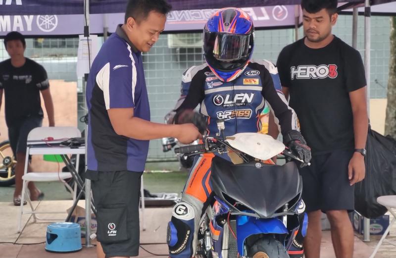 Reynaldi Rere Pradana bersiap melakukan sesi practice di Sentul International Karting Circuit, Bogor, Rabu (15/3/2023). (foto : budsan)