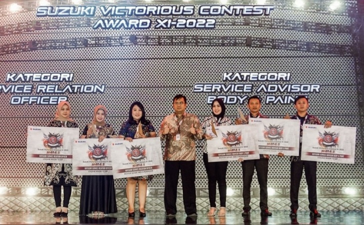 Para pemenang Suzuki Victorious Contest Awards XI 2022 yang dilangsungkan di Hotel Ritz Carlton Jakarta belum lama ini.