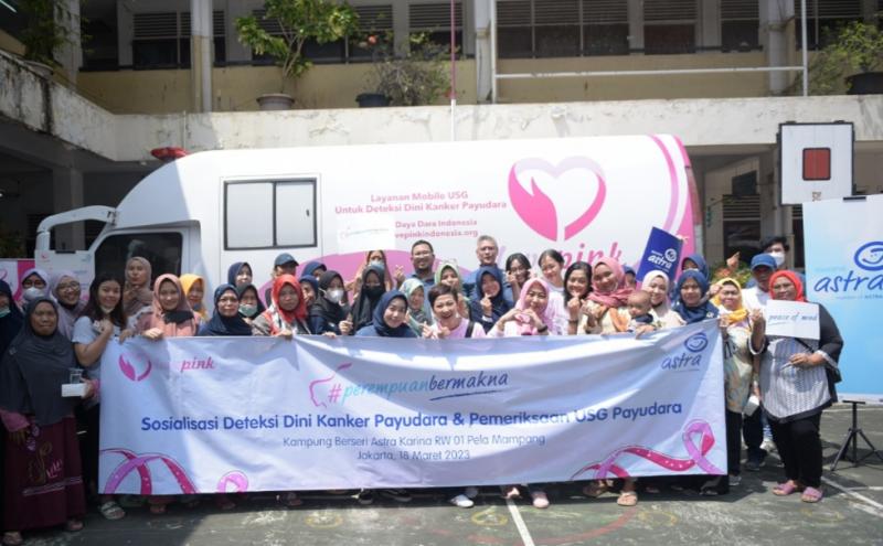 Asuransi Astra Bersama Lovepink Berikan Deteksi Dini Kanker Payudara Untuk Warga Kampung Berseri 
