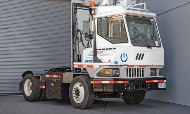 Truk Toyota Uno untuk angkutan komersial bertenaga hidrogen