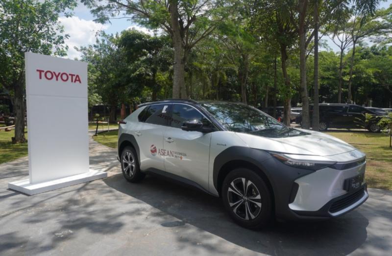 Toyota Siapkan 65 Unit Kendaraan Listrik bZ4x Untuk Mendukung Mobilitas Bebas Emisi di KTT ASEAN 2023
