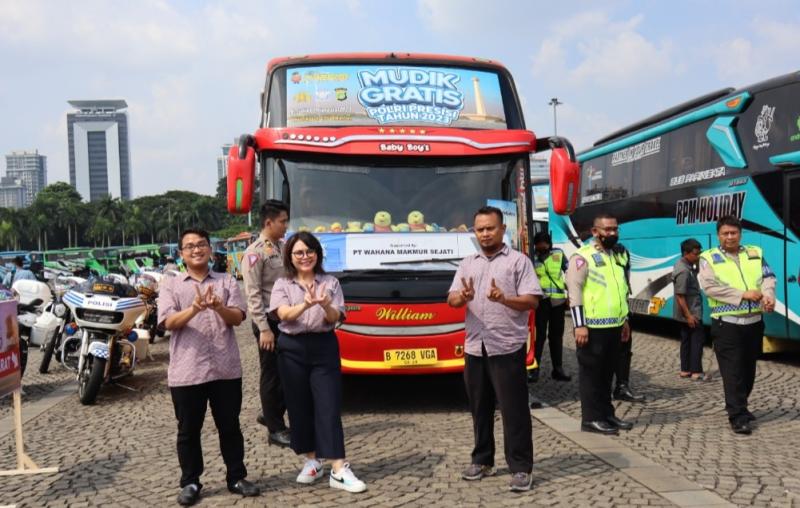 Wahana Artha Group juga berangkatkan mudik gratis ke Surabaya yang dilepas Kapolri Jenderal Pol Listyo Sigit Prabowo dan Menhub Budi K Sumadi di lapangan Monas Jakarta