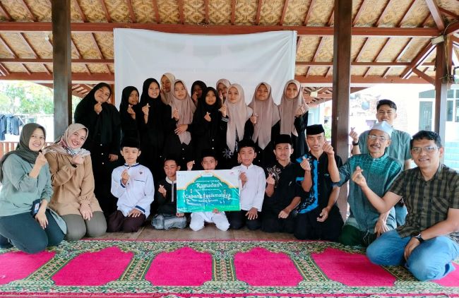 FIFGroup berbagi kepada anak yatim piatu dan kaum dhuafa di hari-hari terakhir Ramadhan 2023