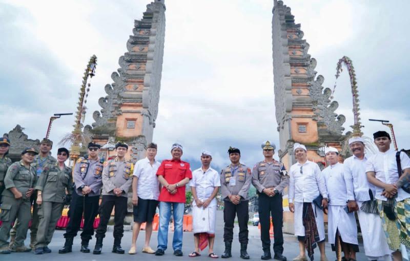 Bamsoet Apresiasi Renovasi Pura Besakih Bali dan Penggunaan Bus Listrik Untuk Para Turis
