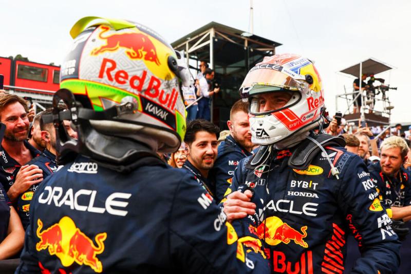 Sergio Perez dan Max Verstappen (Red Bull Racing). (Foto: f1)