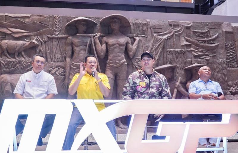 Bamsoet (baju kuning), Menpora Dito Ariotedjo dan Gubernur NTB Zulkieflimansyah, pastikan siap menggelar 2 deri Kejuaraan Dunia Motocross MXGP 2023 di Nusa Tenggara Barat