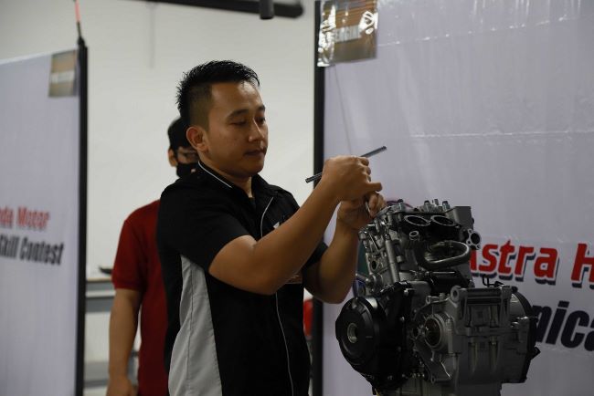 Teknisi Honda Motor yang siap mengharumkan nama Indonesia di Asia Ocenia Motorcycle Technician Skill Contest 2023