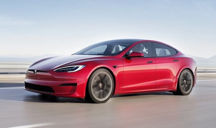 Salah satu model mobil listrik Tesla yang diminati di pasar global