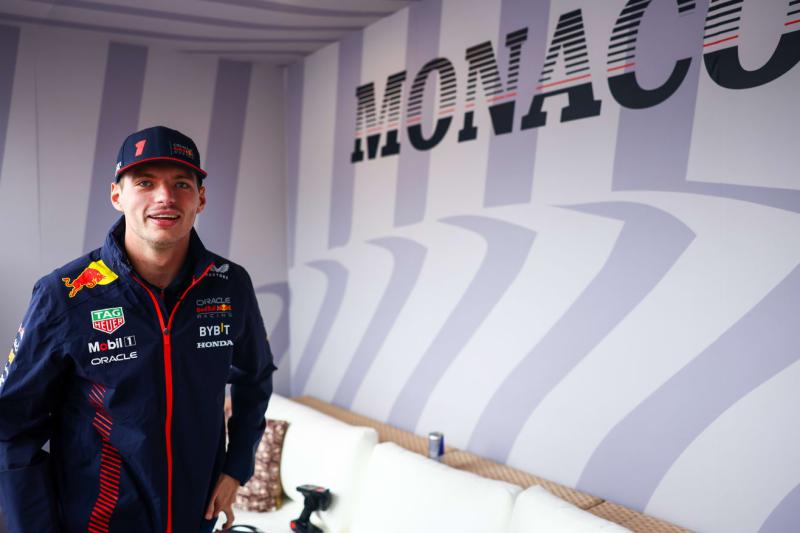 Max Verstappen (Belanda/Red Bull Racing), siap melipir sedekat mungkin dengan tembok lintasan. (Foto: f1) 