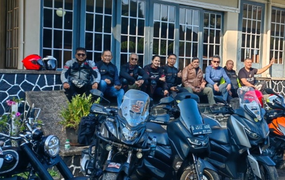 Para peserta Reschedule Trip Longweekend komunitas Legend Riders, dari Jakarta - Cimahi - Pangandaran - Kuningan - Jakarta
