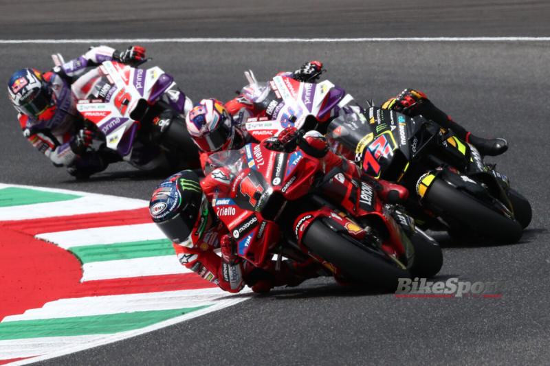 Francesco Bagnaia (Ducati) harus mulai mewaspadai Jorge Martin (Pramac Ducati) dalam race ke depan. (Foto: bikesport)