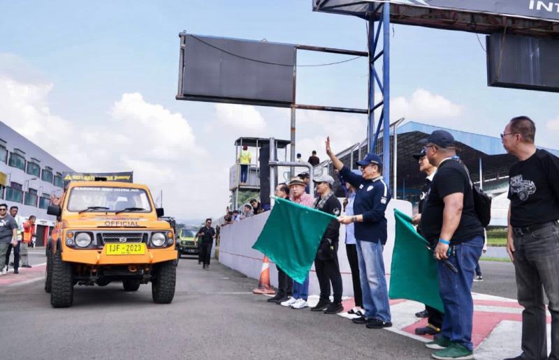 Bamsoet apresiasi Indonesia Jimny Festival 2023 yang pecahkan rekor MURI Trackday mobil satu kenis terbanyak di Sentul International Circuit Bogor