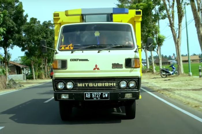 Tampaillan truk Mitsubishi Fuso Colt Diesel yang legendaris di Indonesia