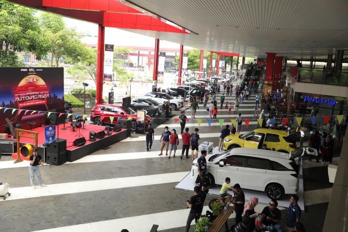 Ramainya event Indonesia Autovaganza yang digelar di Q-Big, BSD City Tangerang