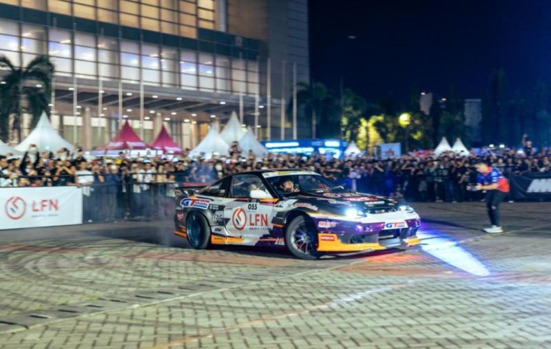 One Stop Automotive Lifestyle Event Hadirkan Ribuan Pengunjung Pemanasan OLX Autos IMX 2023 di Surabaya 