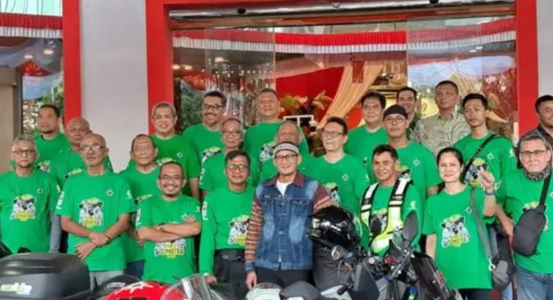 Mas Menteri Sandiaga Uno bersama kominitas Legend Riders yang siap Jelajahi Sumatra Tour Cross The Equator, 25 Juli - 1 Agustus 2023