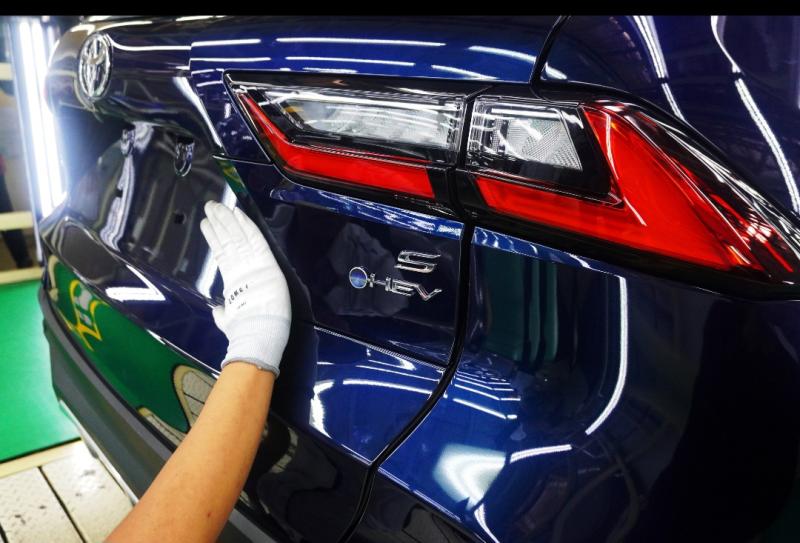 HEV Kijang Innova Zenix salah satu kendaraan elektrifikasi produksi Toyota Indonesia, ikut mendorong ekspor otomotif nasional 