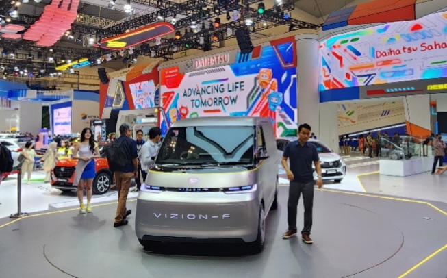 Mobil Konsep BEV Daihatsu VIZION-F Tebar Pesona di Ajang Pameran Otomotif GIIAS 2023 