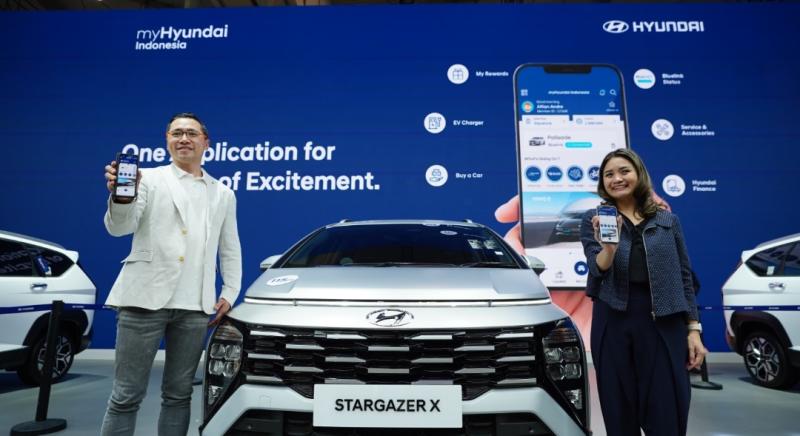 Petinggi Hyundai saat memperkenalkan versi baru aplikasi myHyundai di GIIAS 2023 