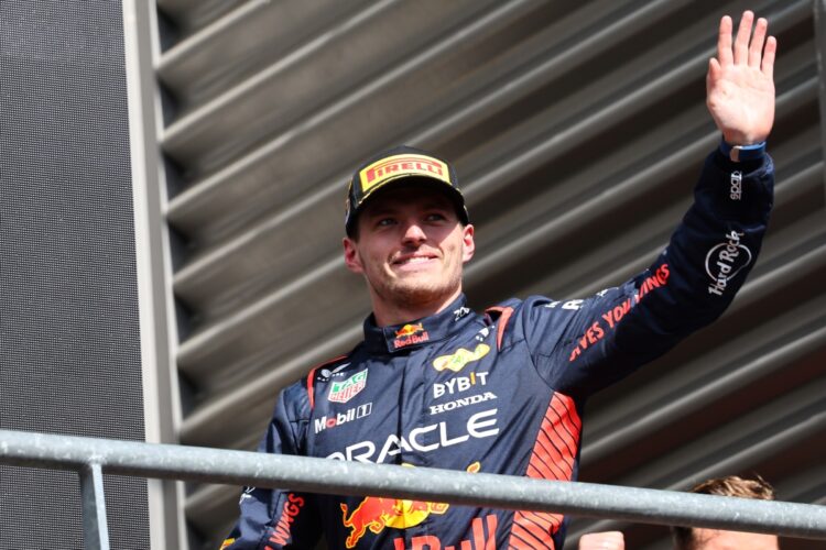 Max Verstappen (Belanda/Red Bull Racing), menyongsong rekor di depan The Orange Army. (Foto: motorsportweek)