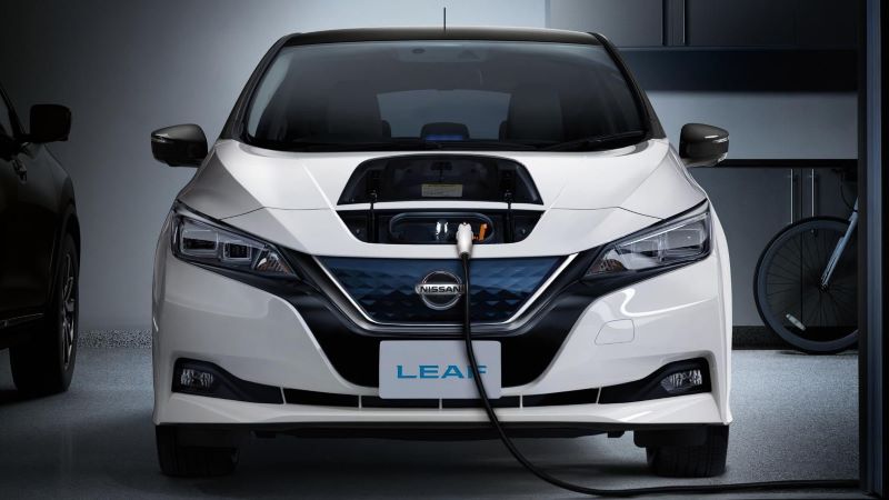 Nissan Leaf yang menggunakan teknologi canggih