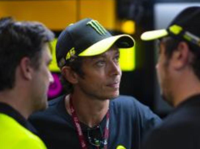 MotoGP Austria 2023: Valentino Rossi Datang, Melobi Masa Depan Marco Bezzecchi dan 2 Pembalap Ini