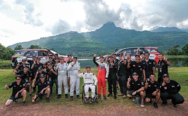 Takuma Aoki dan TB Adhi lambungkan Toyota Gazoo Racing Indonesia dengan juara 1-2 AXCR 2023 di Thailand-Laos. (foto2 : tgri)