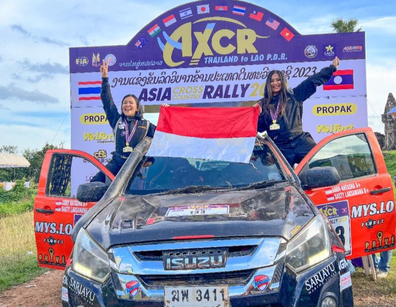 Dua Srikandi Indonesia di AXCR 2023, Lody Natasha dan Sasty Laksamana sukses bawa pulang trofi juara dua AXCR 2023 di Thailand dan Laos