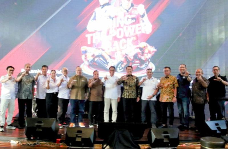 Bamsoet (tengah) bersama pemangku kepentingan dalam Brand Gathering MotoGP 2023 Mandalika di Jakarta hari ini 