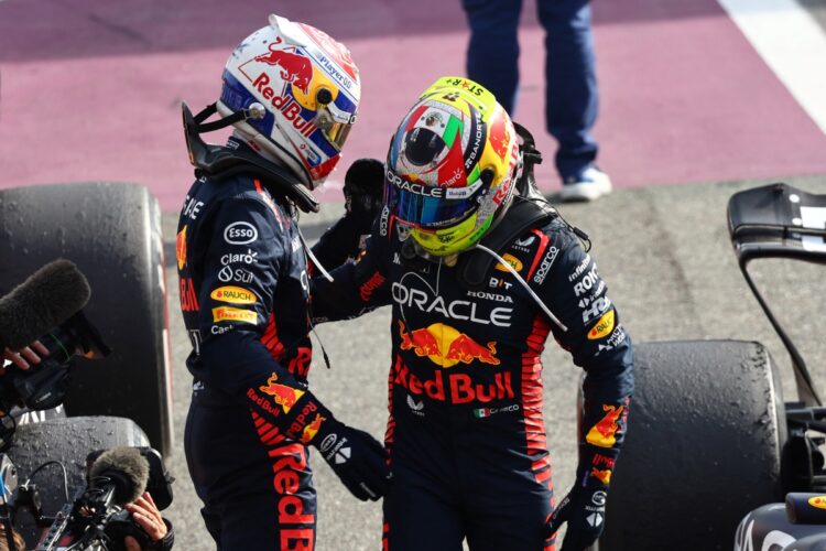Sergio Perez dan Max Verstappen (Red Bull Racing) diprediksi pisah pada akhir tahun depan. (Foto: motorsportweek)