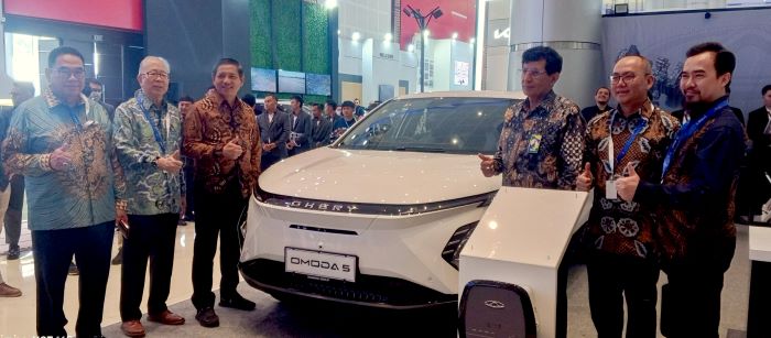 Chary Indonesia perkenalkan Chery OMODA 5 EV di Surabaya