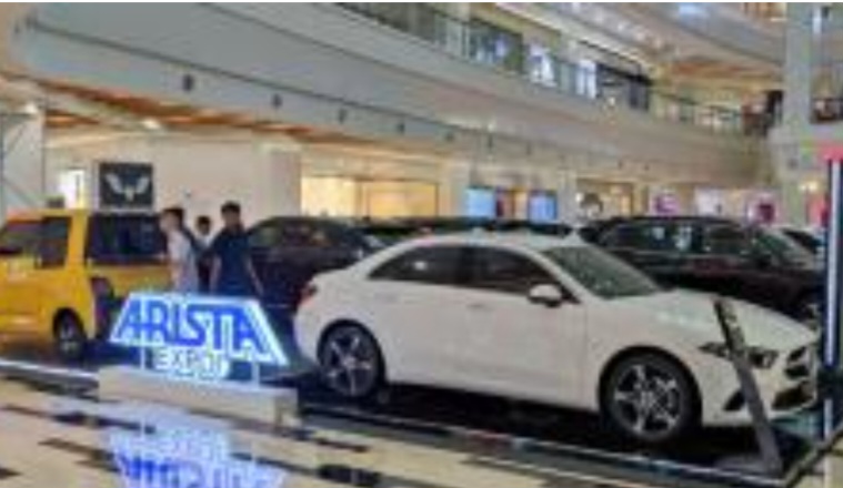 Deretan mobil di Arista Expo Medan untuk masyarakat kota Medan dan Sumatra Utara pada umumnya