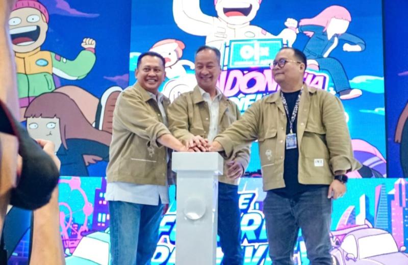 Bersama Menperin Agus Gumiwang, Ketum IMI Pusat Bamsoet membuka OLX IMX 2023 di JCC Senayan Jakarta