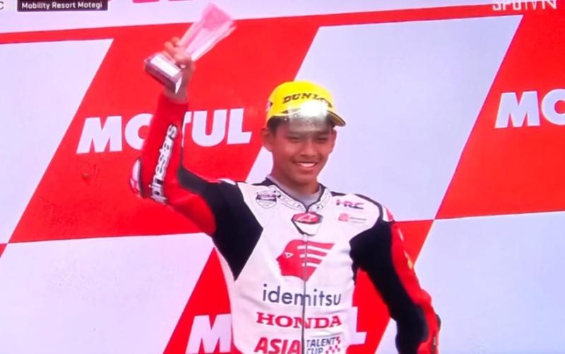 Veda Ega Pratama, pembalap Indonesia berjaya dengan mencetak double winner Idemitsu Asia Talent Cup 2023 di sirkuit Motegi, Jepang