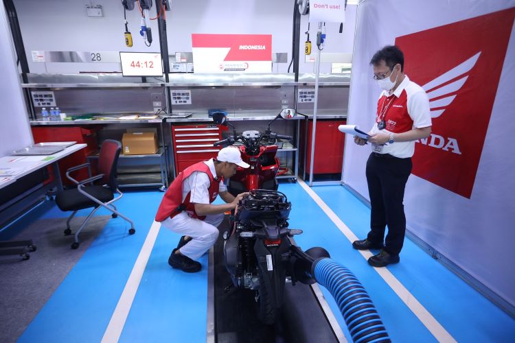 Kompetisi teknisi Honda untuk menguji skill frontliner servis