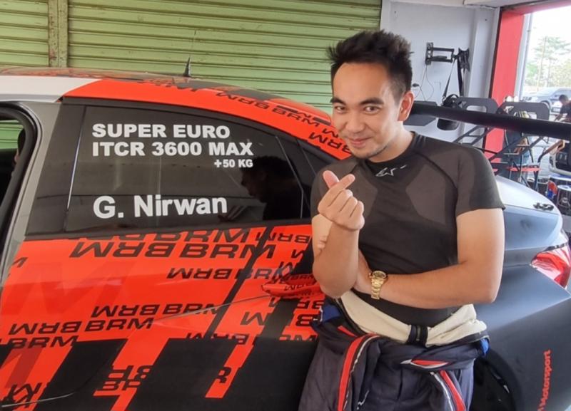 Glenn Nirwan, pembalap BRM Motorsport merupakan pionir yang menggunakan mobil spec TCR di balap mobil Indonesia. (foto : budsan)