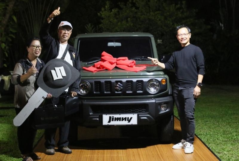 Suzuki serahkan 1 unit Suzuki Jimny kepada Ni Made Sumini sebagai pemenang Test Drive Nasional