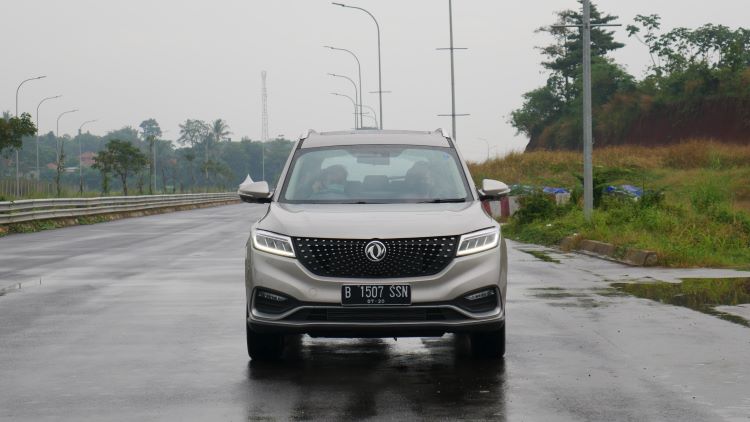 DFSK Glory i-Auto, Ketika Mobil SUV Rp300 Jutaan Dibekali Perangkat Premium  