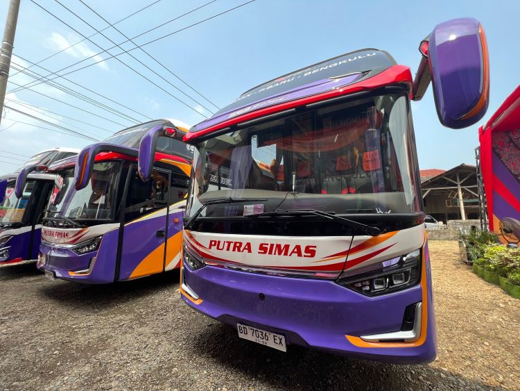 Bus baru Putra Simas berbasis Hino RM 280 ABS lebih kuat dan andal
