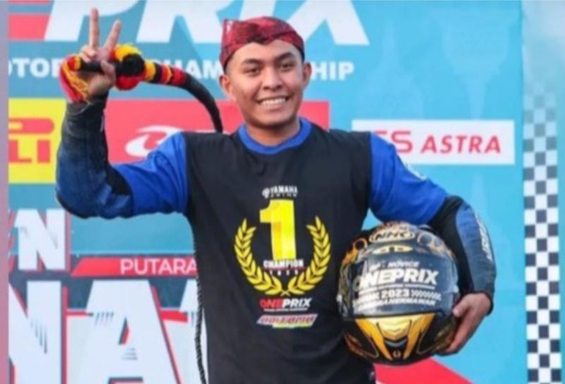 Juara Novice OnePrix 2023 : Chandra Hermawan Selebrasi Jaran Kencak di Sirkuit Mijen, Satria Lumajang Naik Kuda 