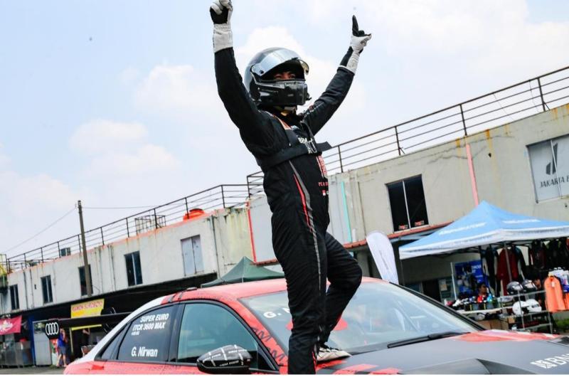 Race belum dimulai, Glenn Nirwan telah mengunci gelar juara nasional ITCR 3600 Max balap mobil ISSOM 2023. (foto2 : brm motorsport)