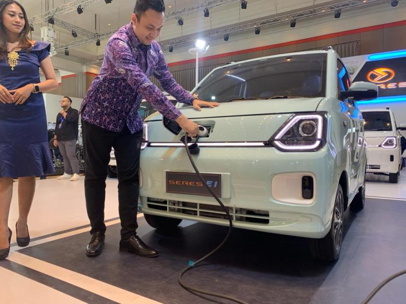 Tak Mau Ketinggalan, DFSK dan Seres Boyong Duo Kendaraan Listrik Ke GIIAS Bandung 2023