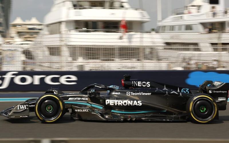 George Russell (Mercedes) di GP Abu Dhabi 2023, seolah melatih 10 driver muda calon pilot F1. (Foto: technicalnet)